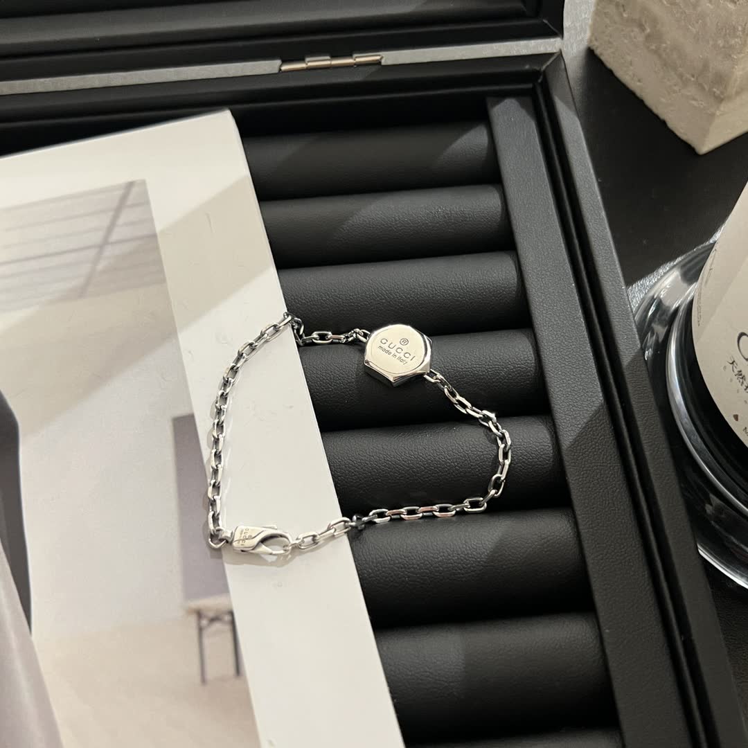 Gucci Silver Chain Bracelet