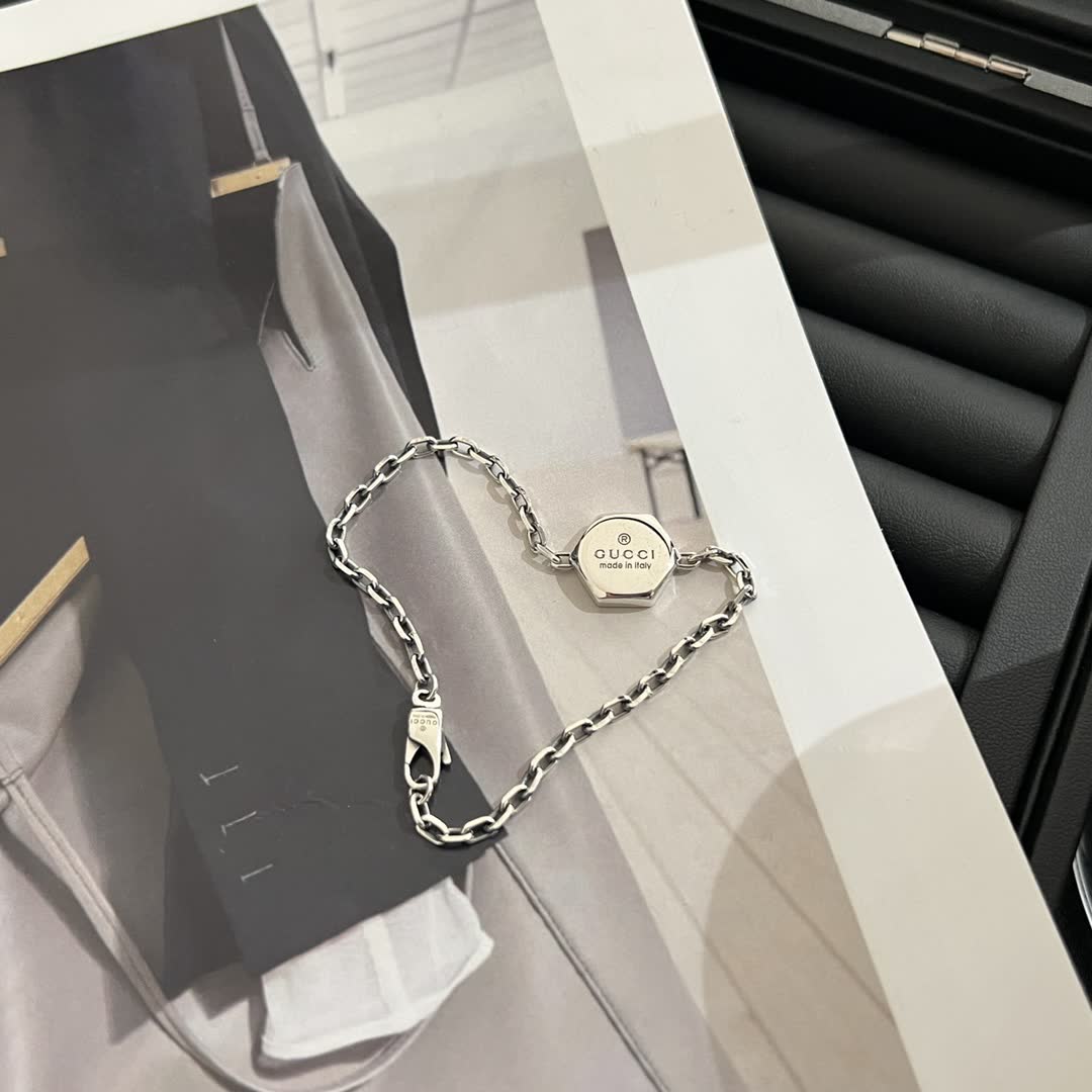 Gucci Silver Chain Bracelet