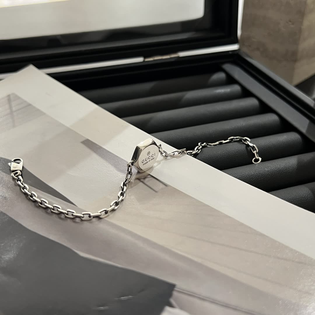 Gucci Silver Chain Bracelet