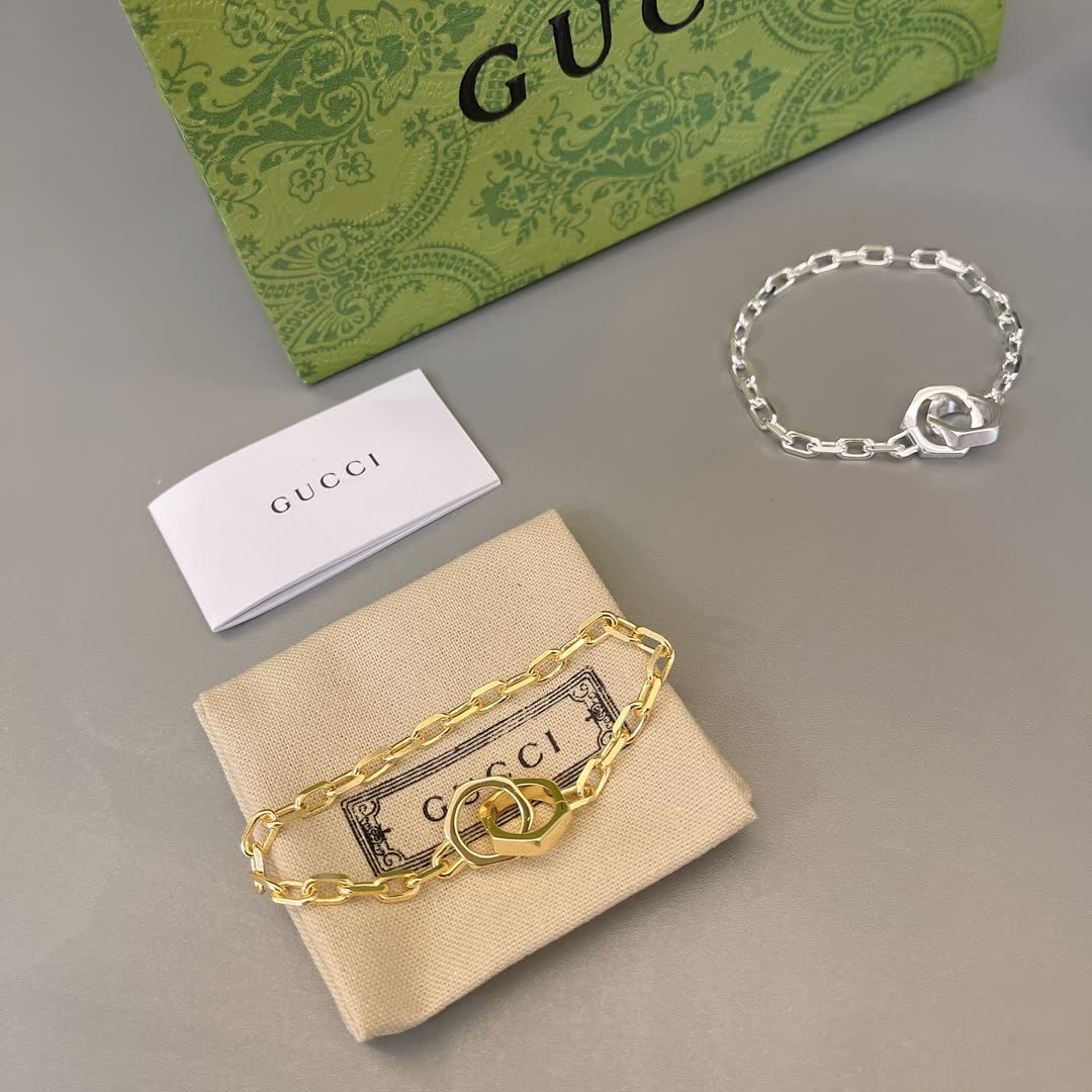 Gucci Silver Chain Bracelet with Interlocking G