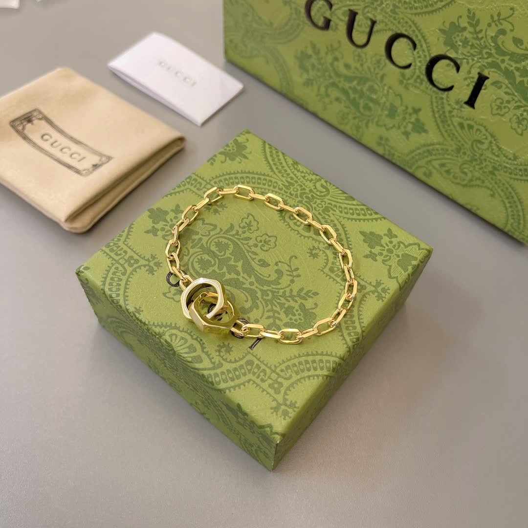 Gucci Silver Chain Bracelet with Interlocking G