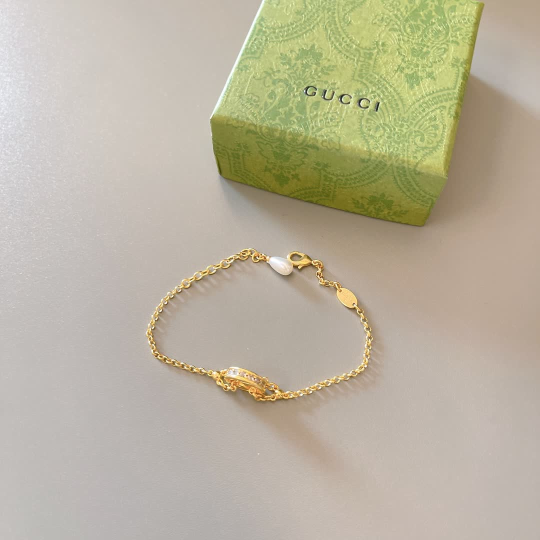 Gucci Gold Chain Bracelet with Interlocking G Logo