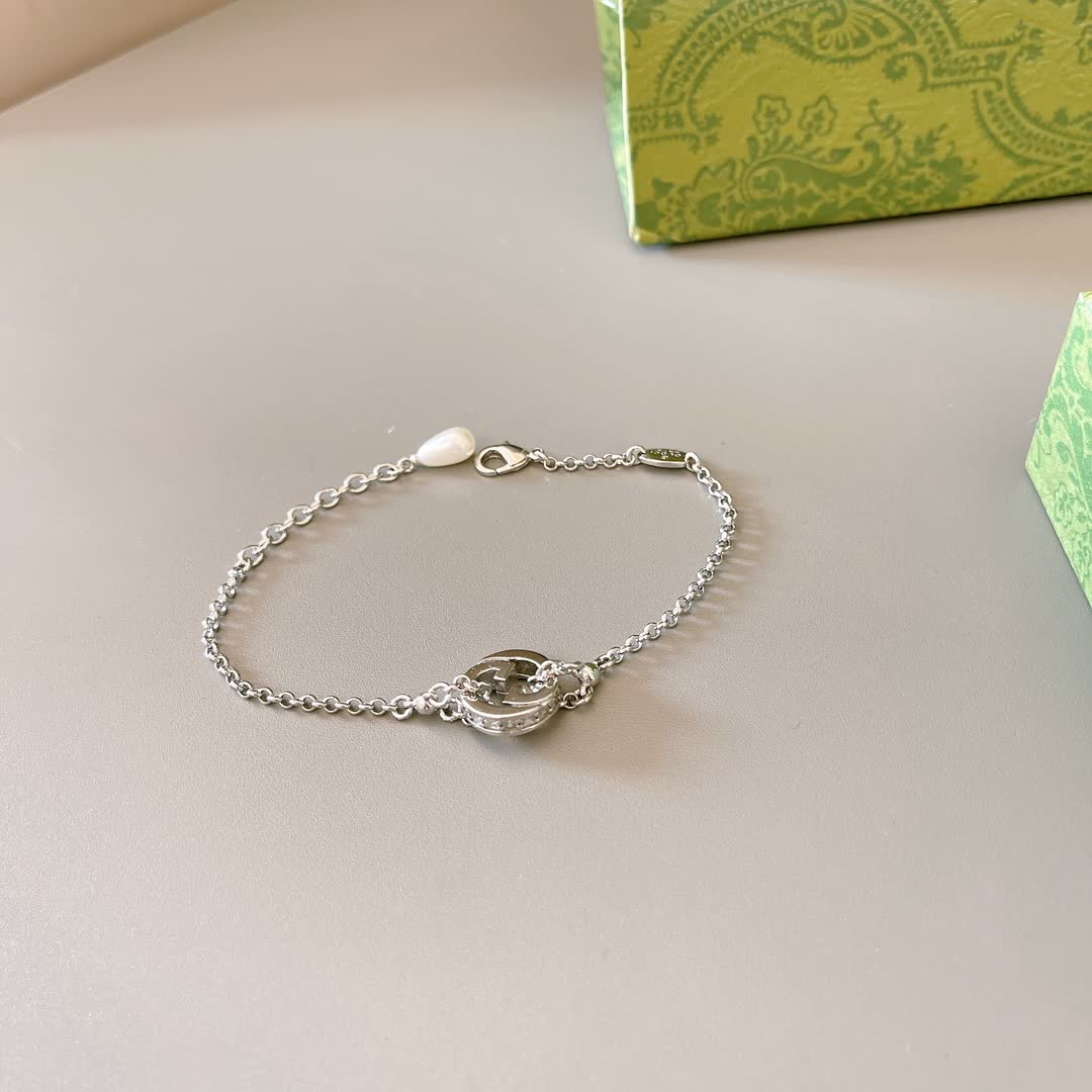 Gucci Silver Interlocking G Bracelet