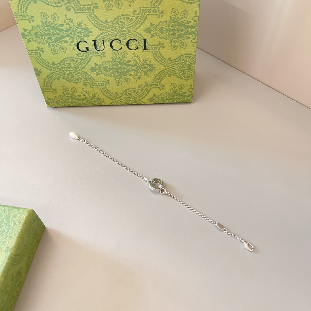 Gucci Silver Interlocking G Bracelet