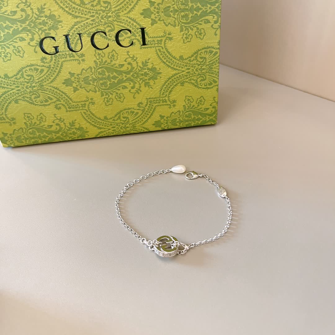 Gucci Silver Interlocking G Bracelet