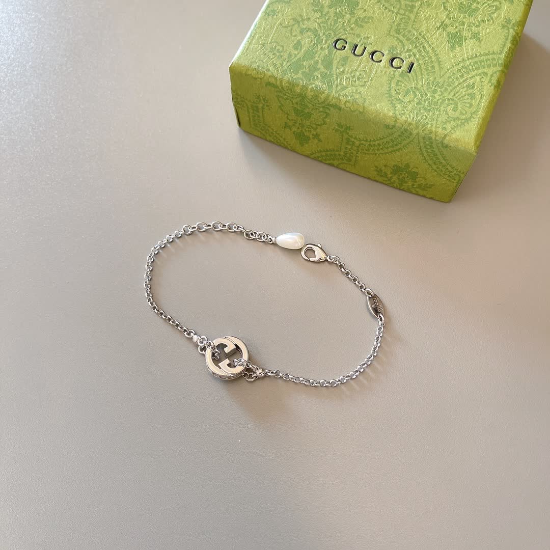 Gucci Silver Interlocking G Bracelet