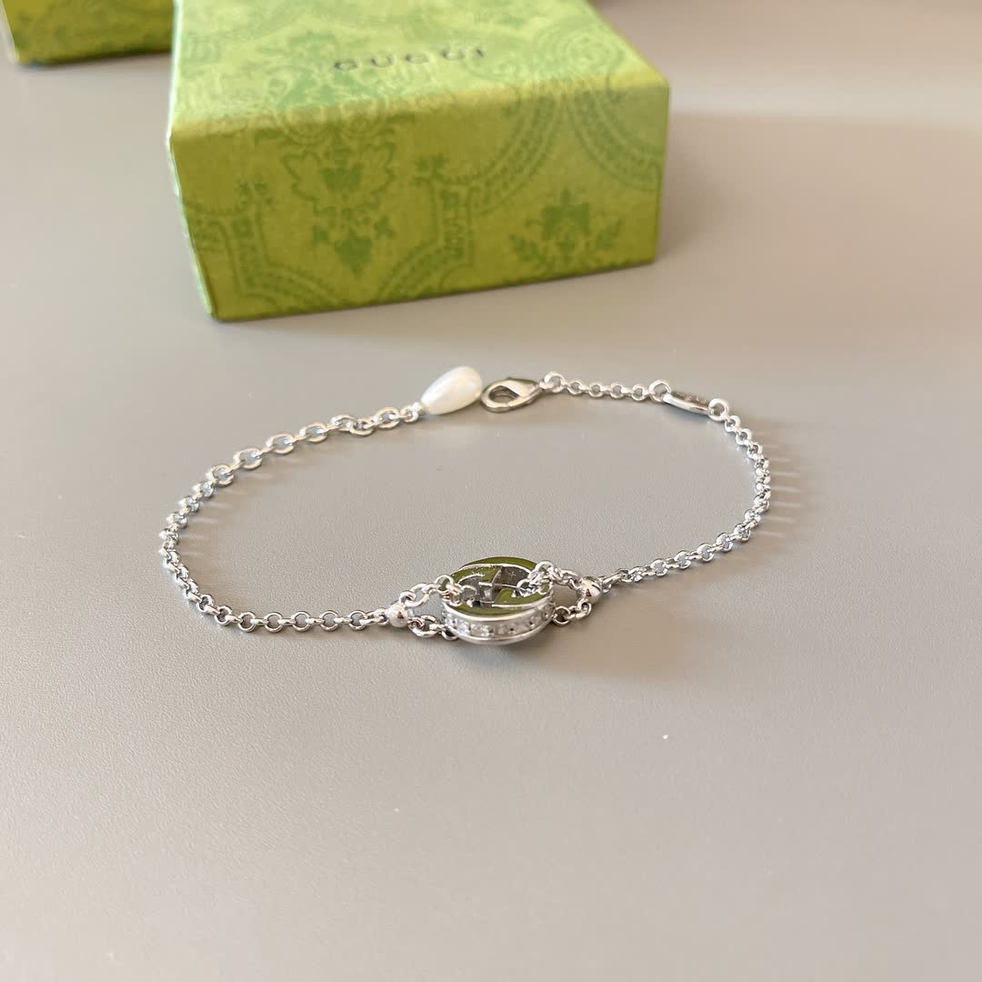 Gucci Silver Interlocking G Bracelet