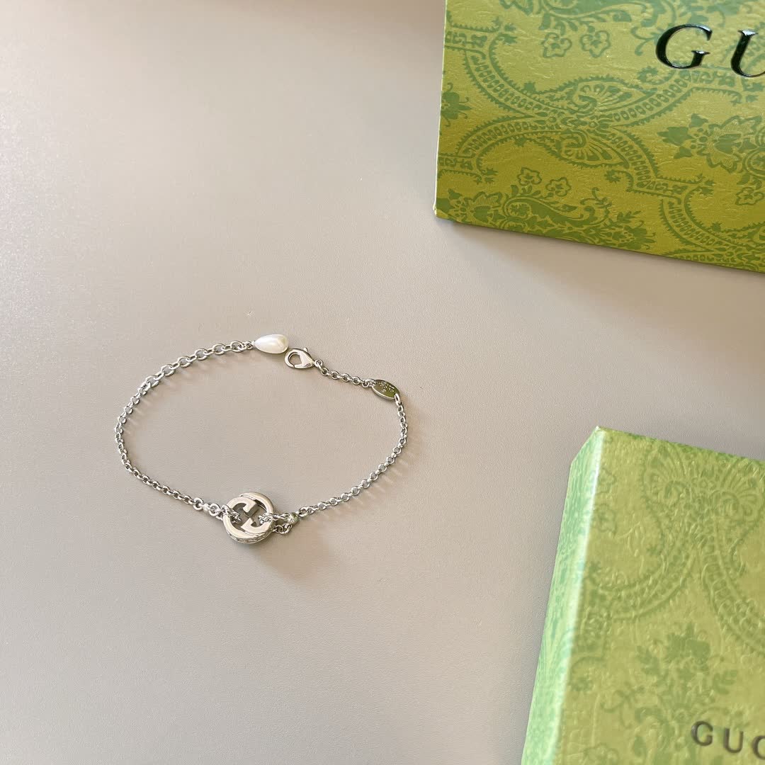Gucci Silver Interlocking G Bracelet