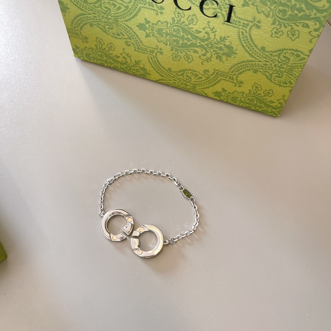 Gucci Silver Interlocking G Bracelet