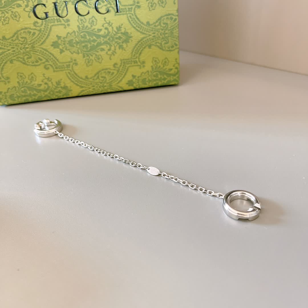Gucci Silver Interlocking G Bracelet