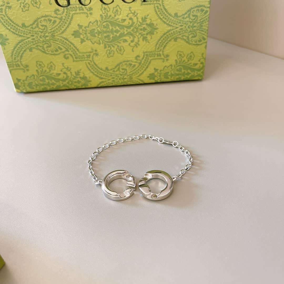 Gucci Silver Interlocking G Bracelet