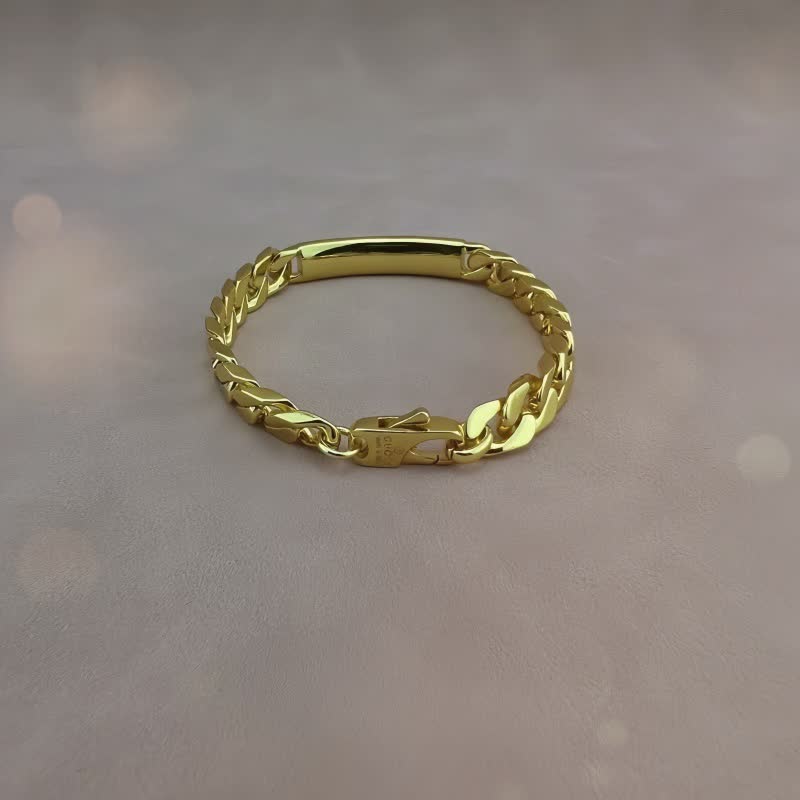 Gucci Silver Curb Chain Bracelet with Engraved Bar
