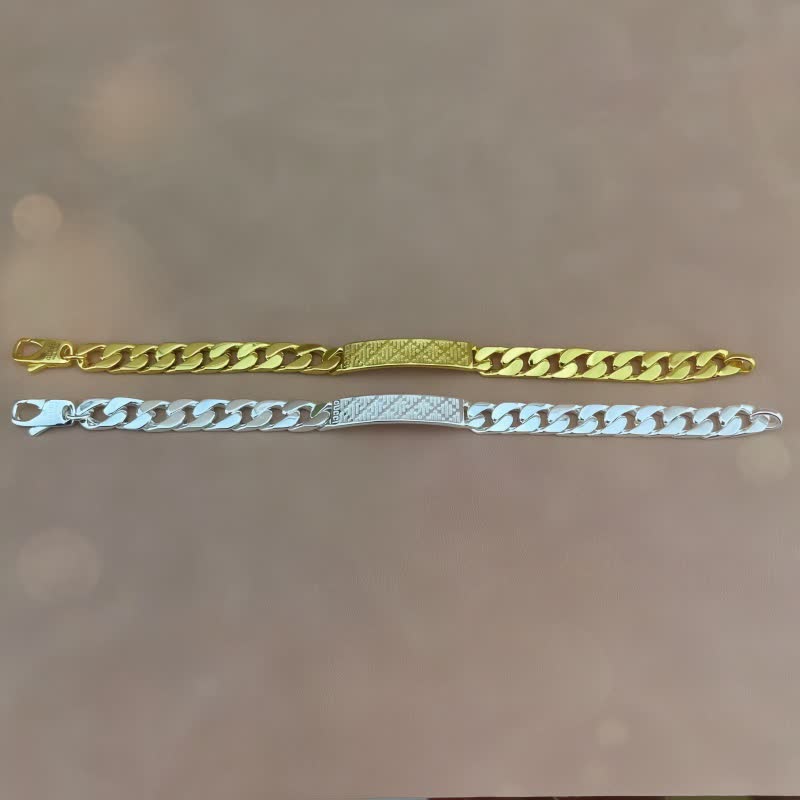 Gucci Silver Curb Chain Bracelet with Engraved Bar