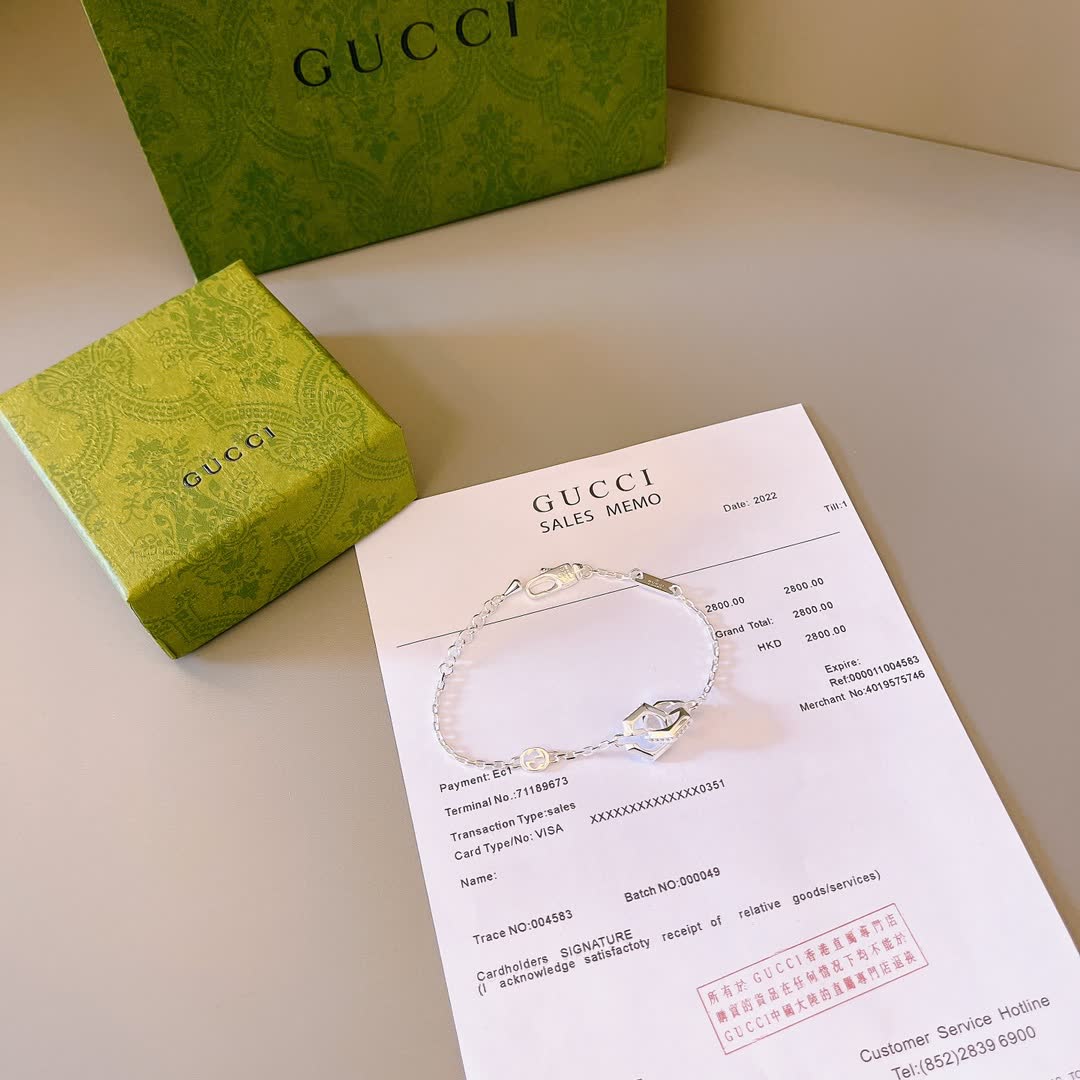 Gucci Silver Bracelet with Hexagon Charm