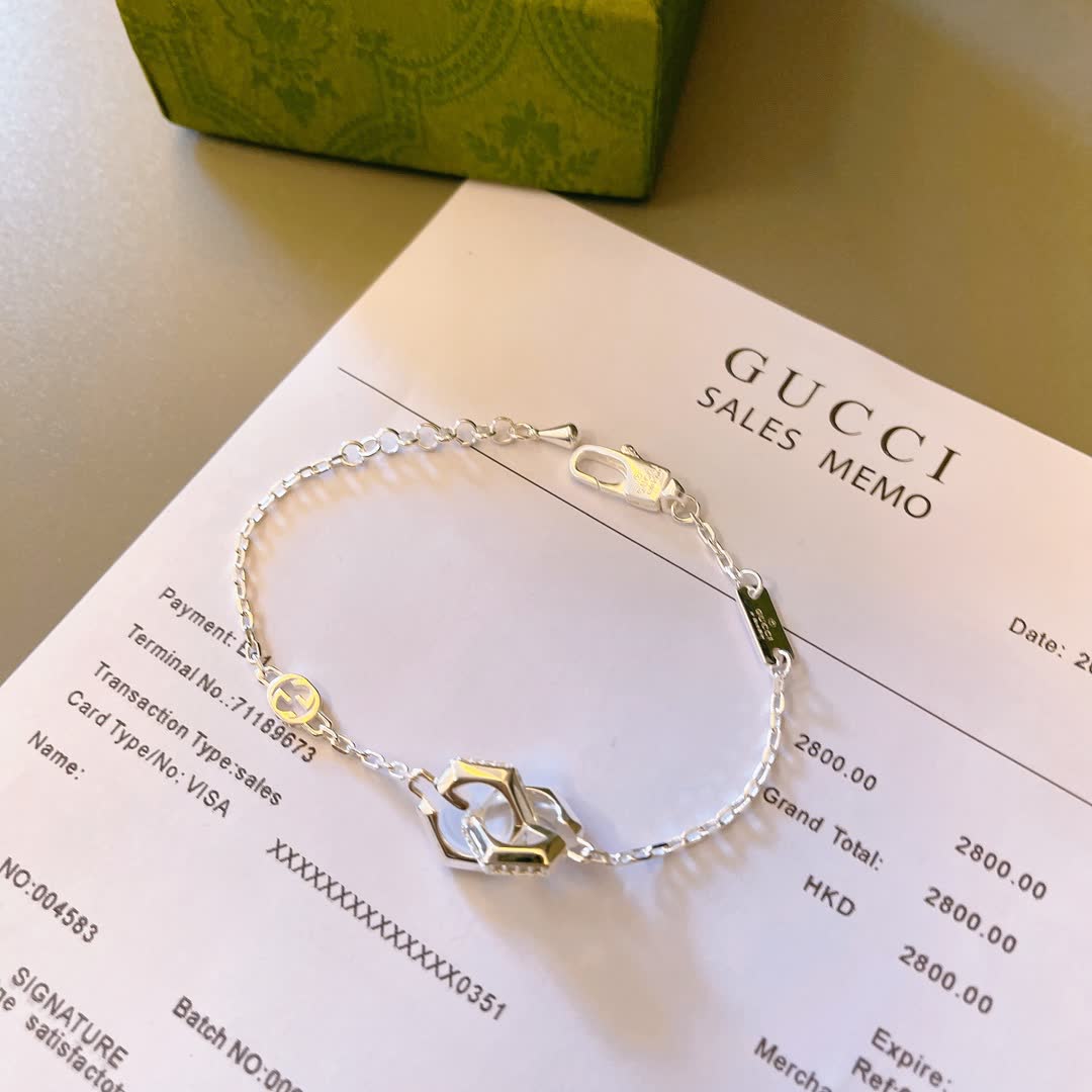 Gucci Silver Bracelet with Hexagon Charm