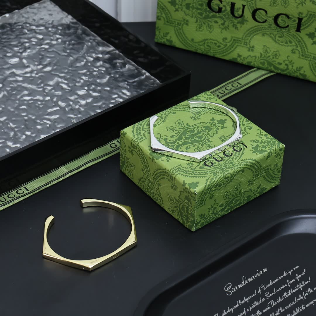 Gucci Silver Bangle Bracelet Gucci Silver Bangle Bracelet