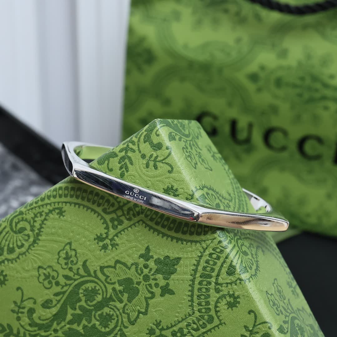 Gucci Silver Bangle Bracelet