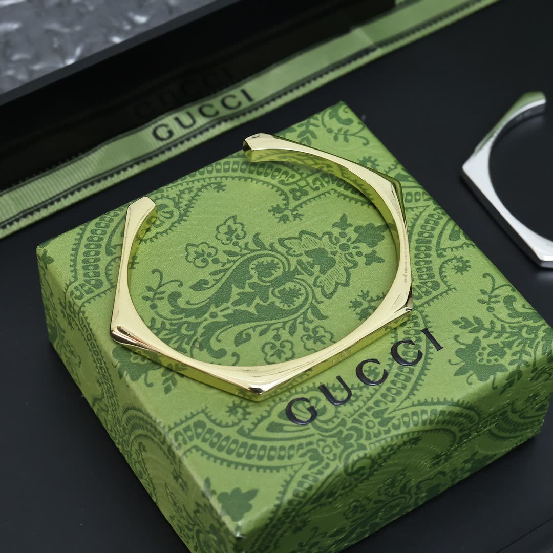Gucci Silver Bangle Bracelet