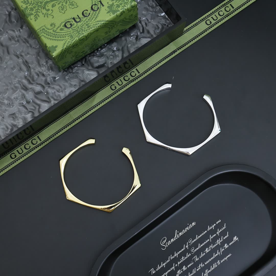 Gucci Silver Bangle Bracelet