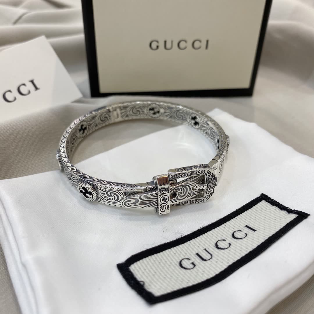 Gucci Silver Filigree Buckle Bracelet
