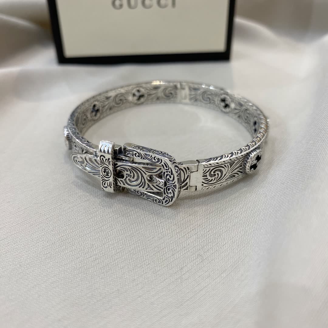 Gucci Silver Filigree Buckle Bracelet