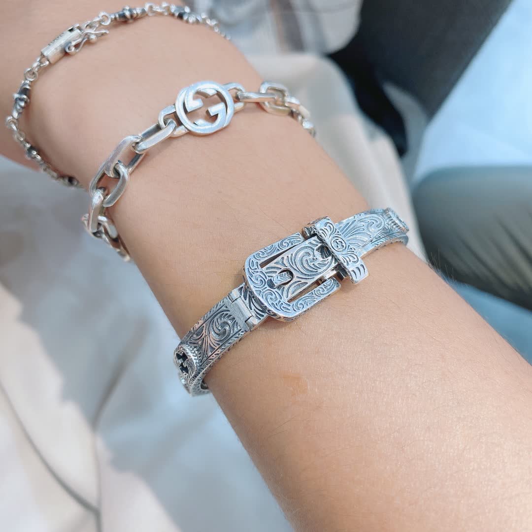 Gucci Silver Filigree Buckle Bracelet