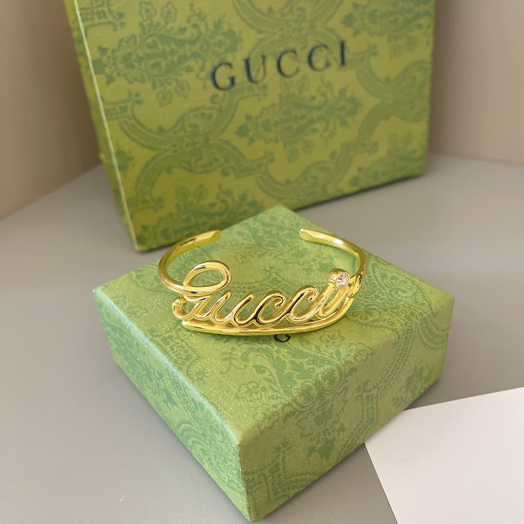 Gucci Gold Cuff Bracelet with Diamond