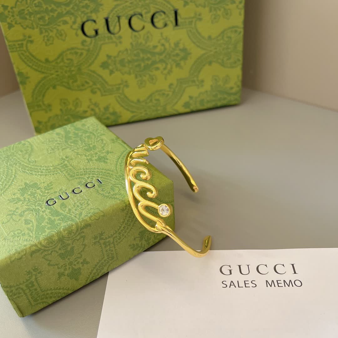Gucci Gold Cuff Bracelet with Diamond