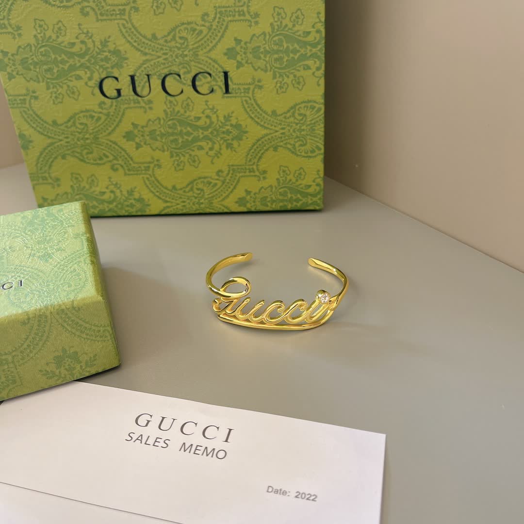 Gucci Gold Cuff Bracelet with Diamond