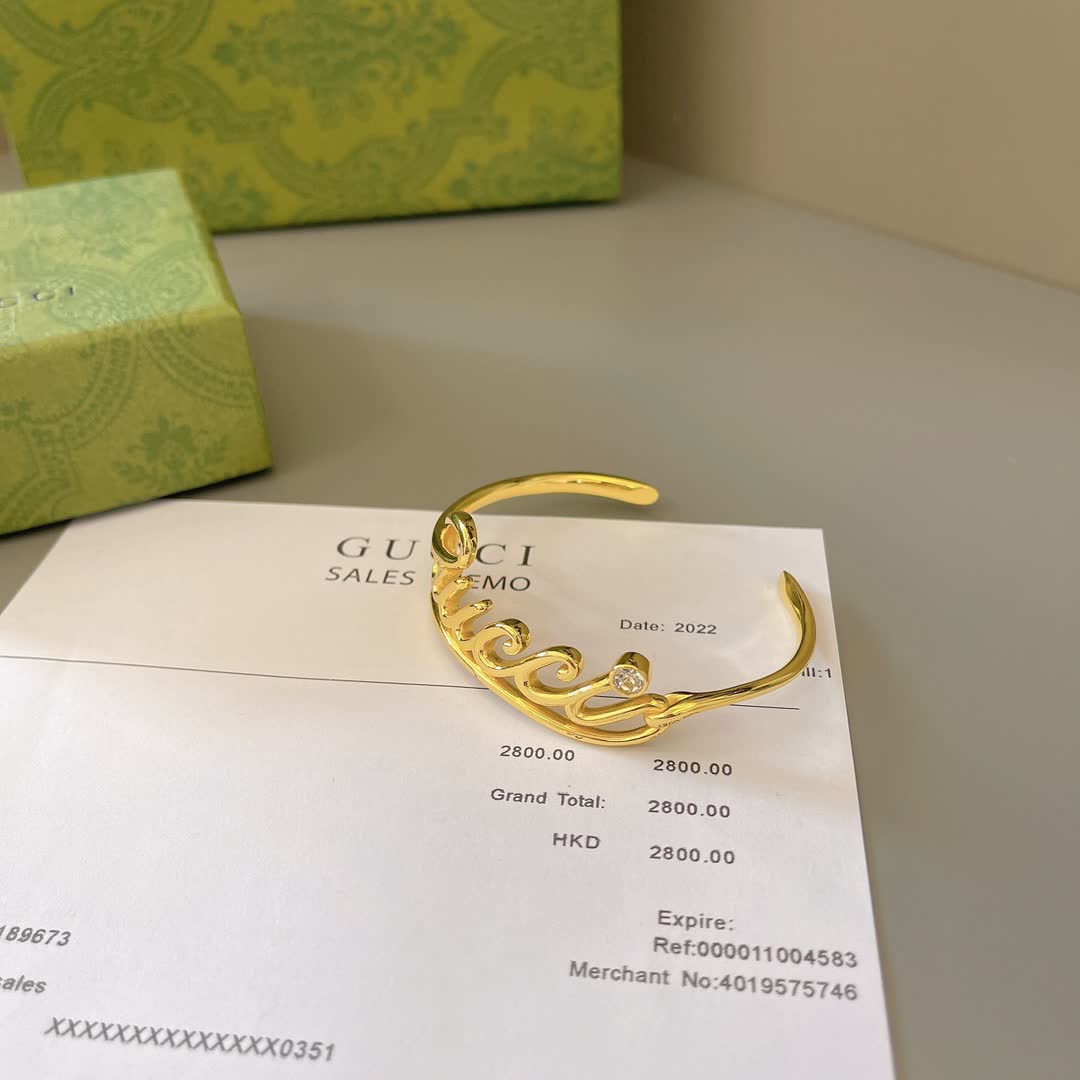 Gucci Gold Cuff Bracelet with Diamond