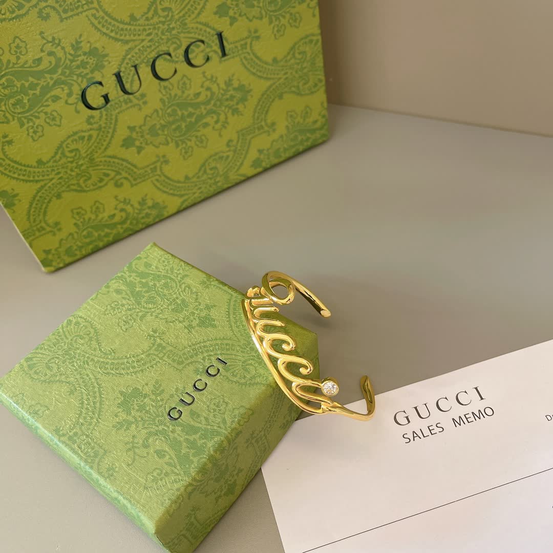 Gucci Gold Cuff Bracelet with Diamond