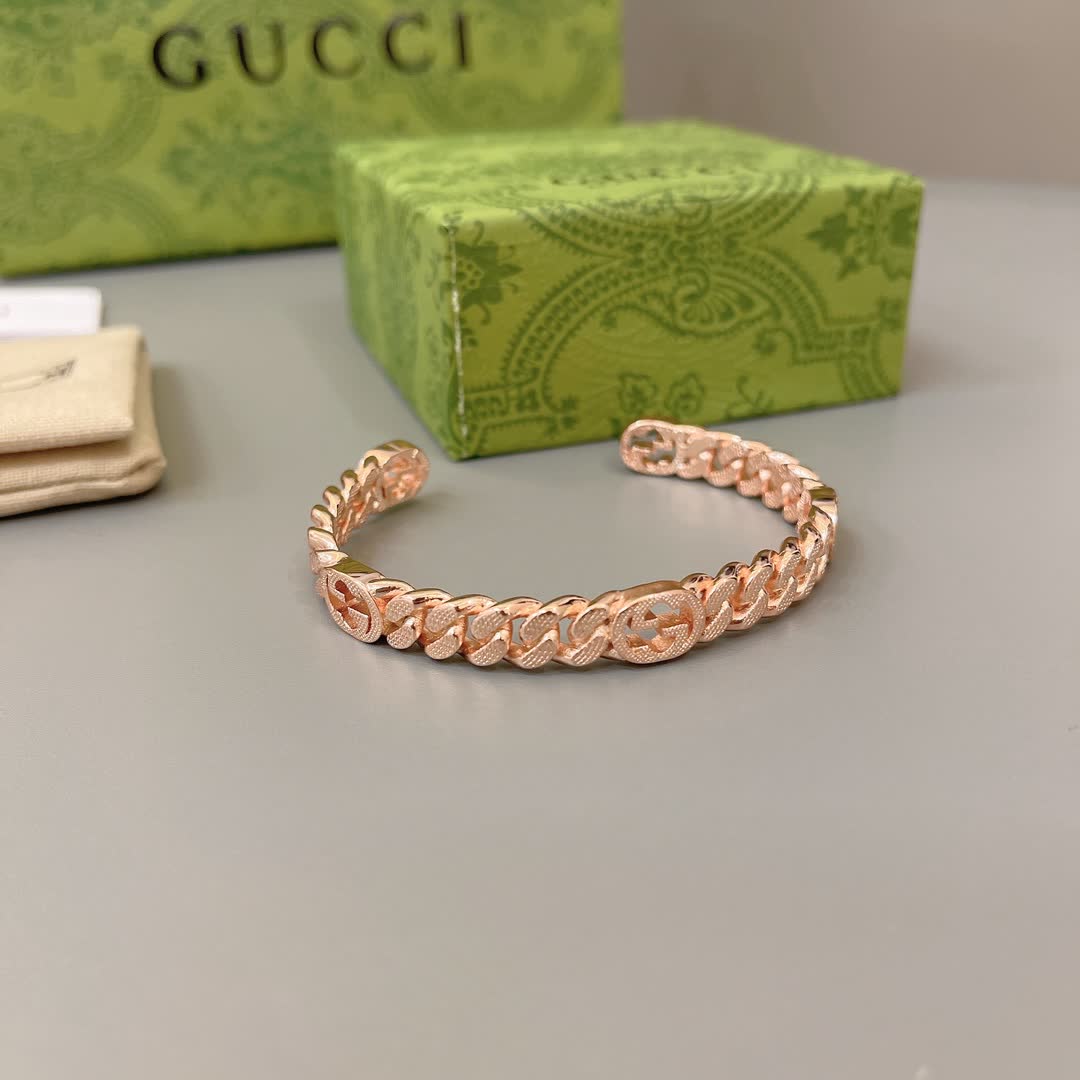 Gucci Rose Gold Tone Interlocking G Bracelet Gucci Rose Gold Tone Interlocking G Bracelet