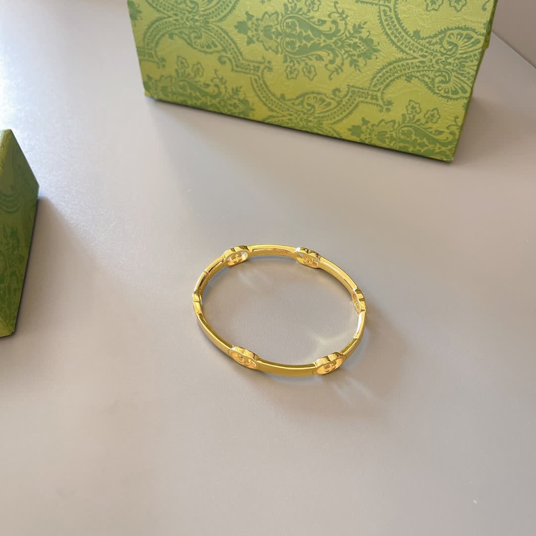 Gucci Bracelet, Interlocking G Design