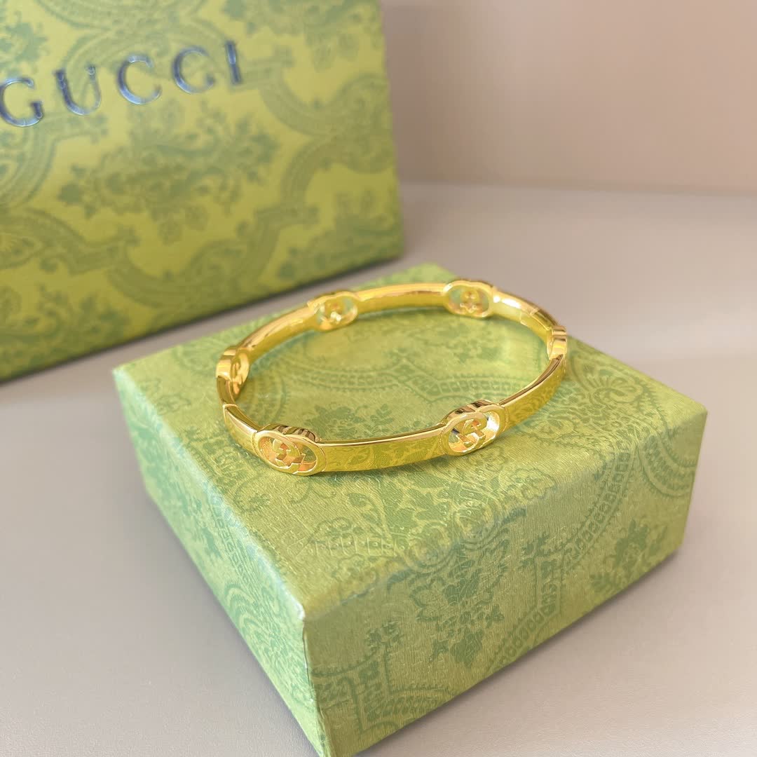 Gucci Bracelet, Interlocking G Design