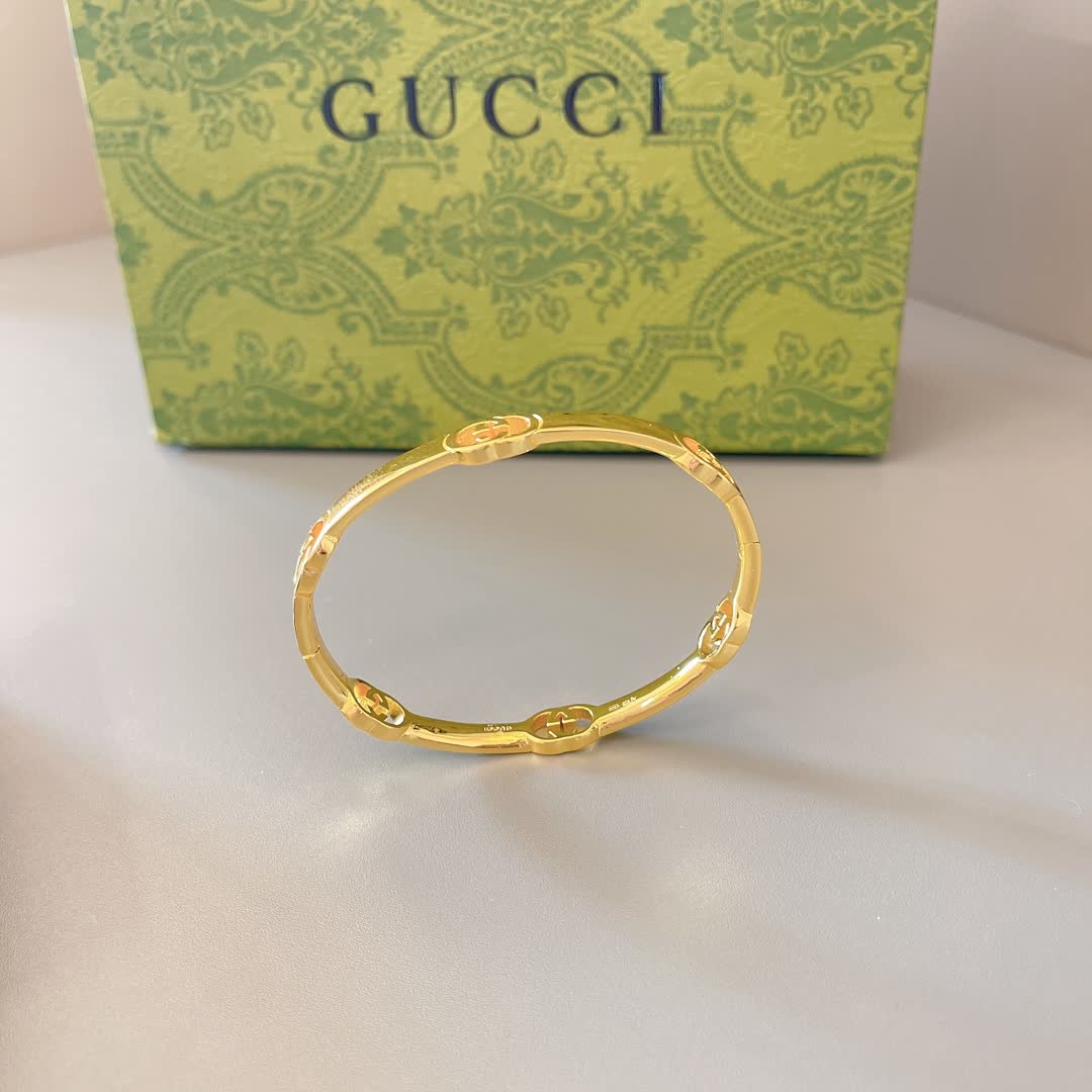 Gucci Bracelet, Interlocking G Design