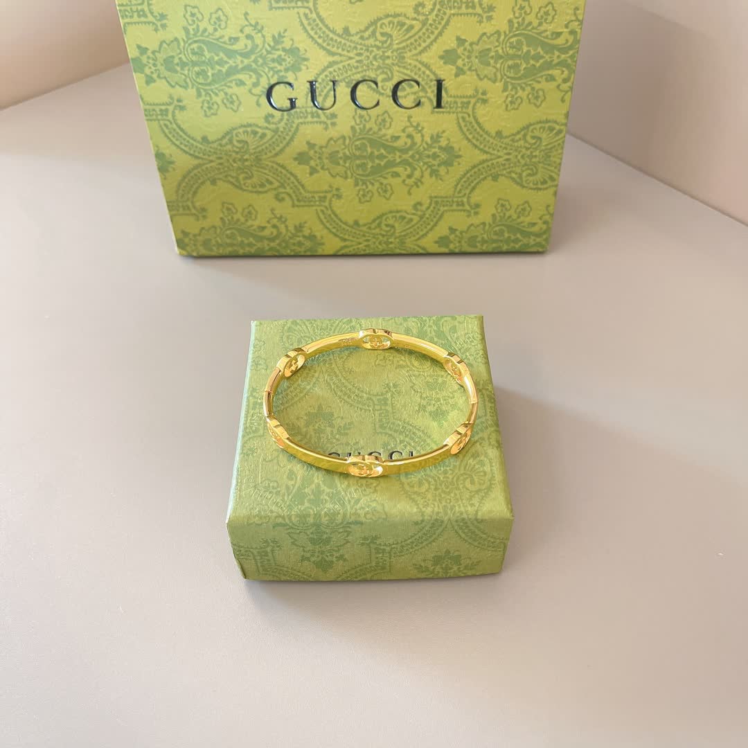 Gucci Bracelet, Interlocking G Design