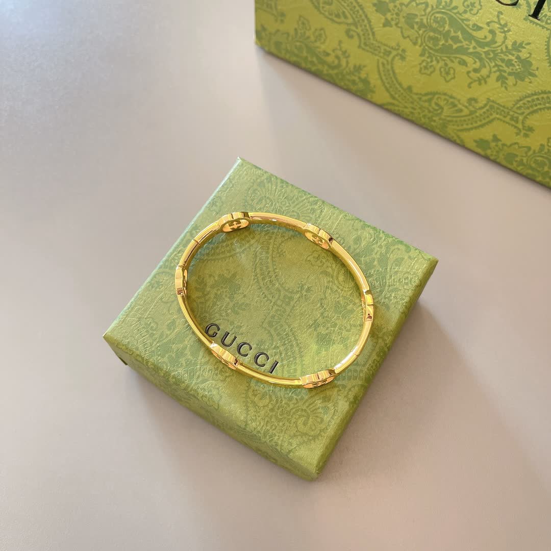 Gucci Bracelet, Interlocking G Design