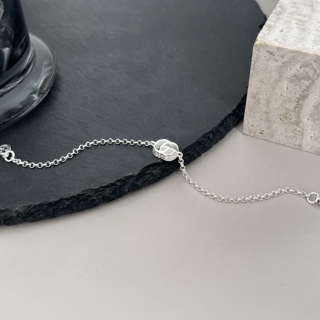 Gucci Silver 'GG' Logo Bracelet