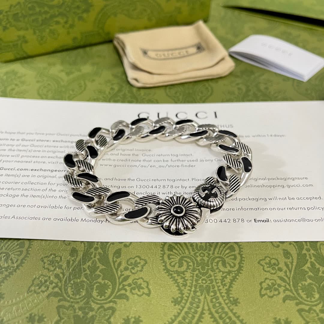 Gucci Silver Chain Bracelet