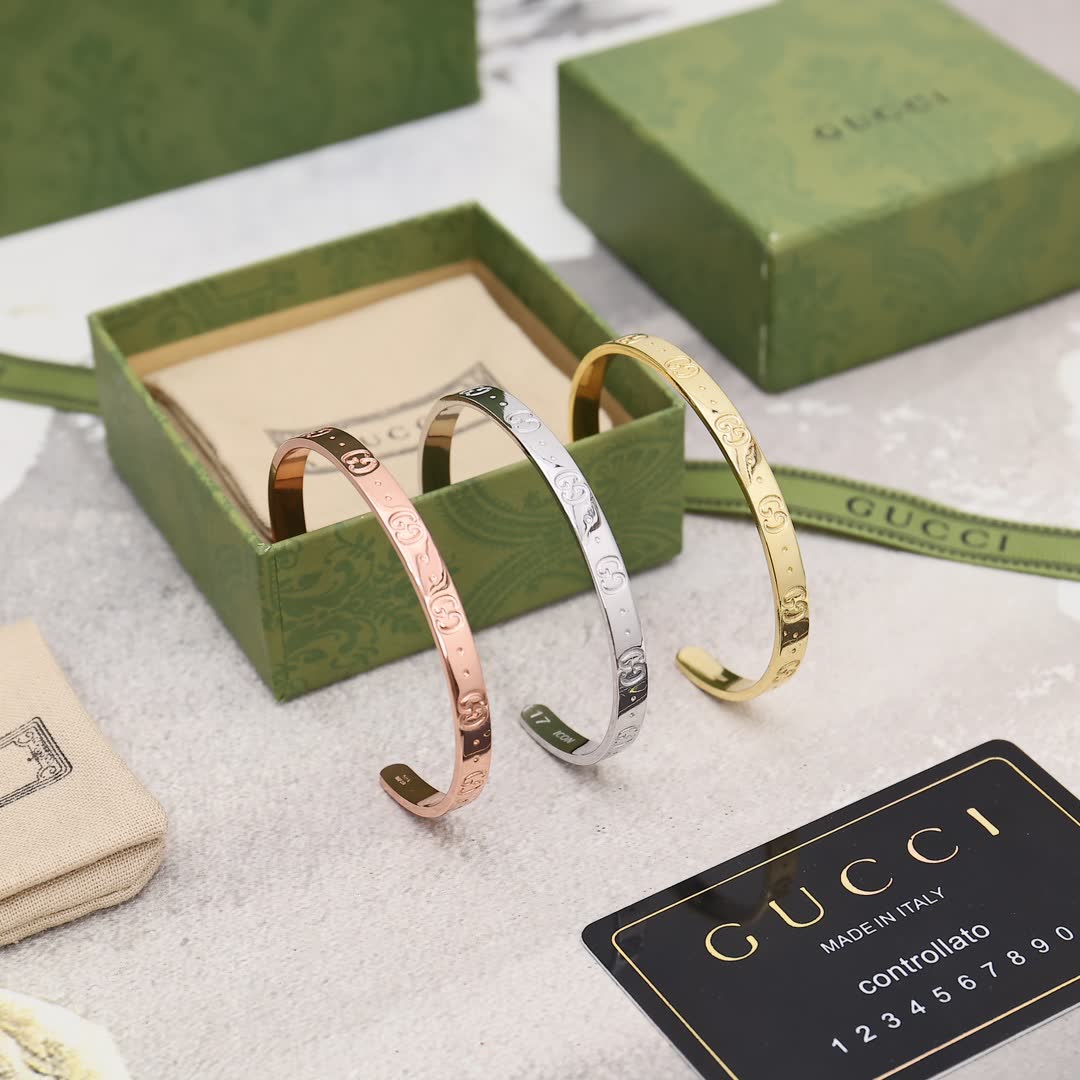 Gucci Interlocking G Cuff Bracelet Gucci Interlocking G Cuff Bracelet