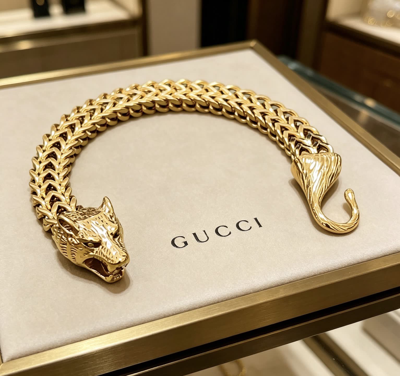 Gucci Gold Chain Bracelet with Panther Head