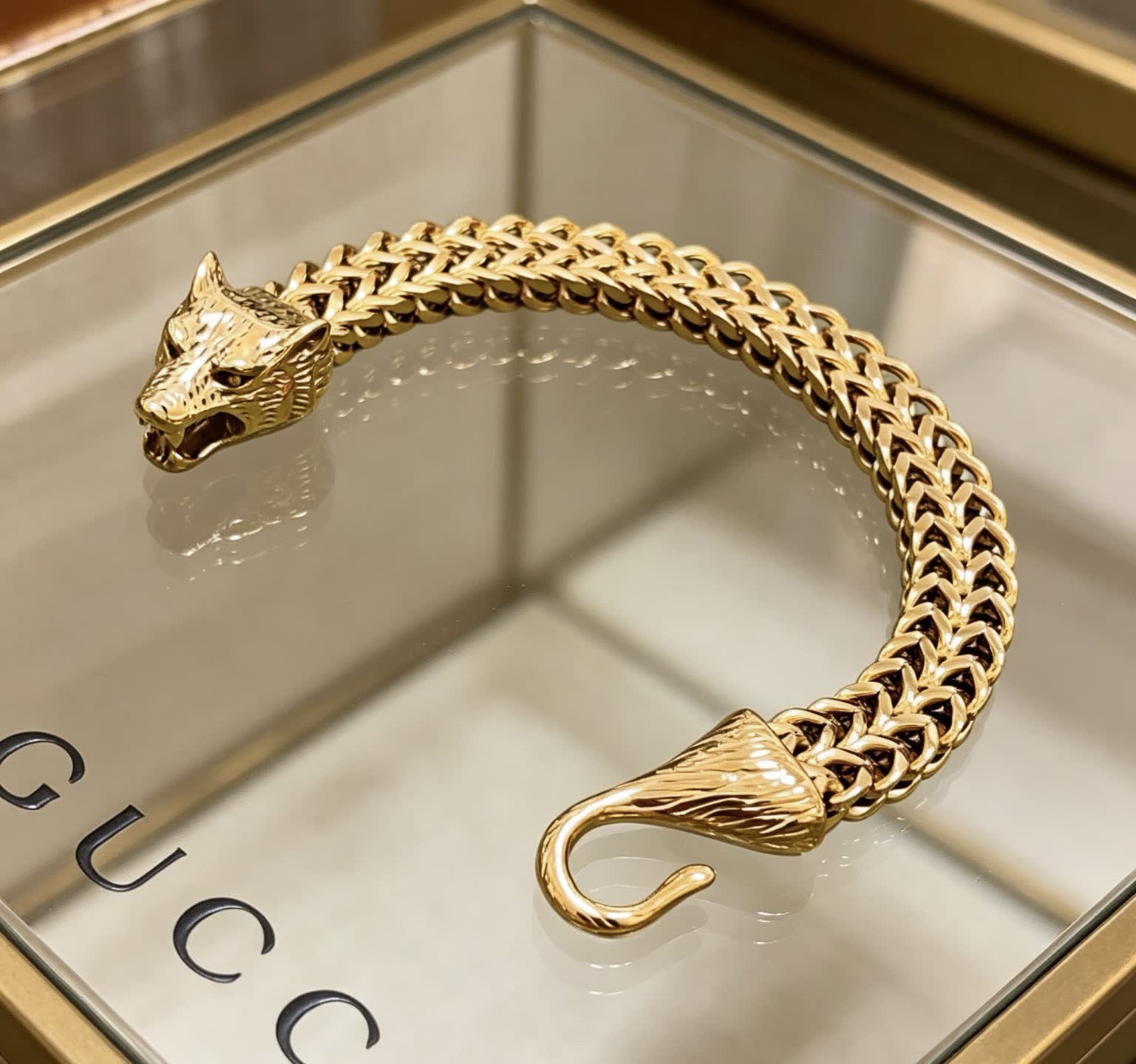 Gucci Gold Chain Bracelet with Panther Head