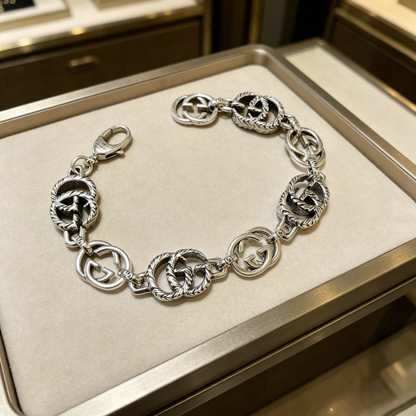 Gucci Silver Interlocking G Bracelet Gucci Silver Interlocking G Bracelet