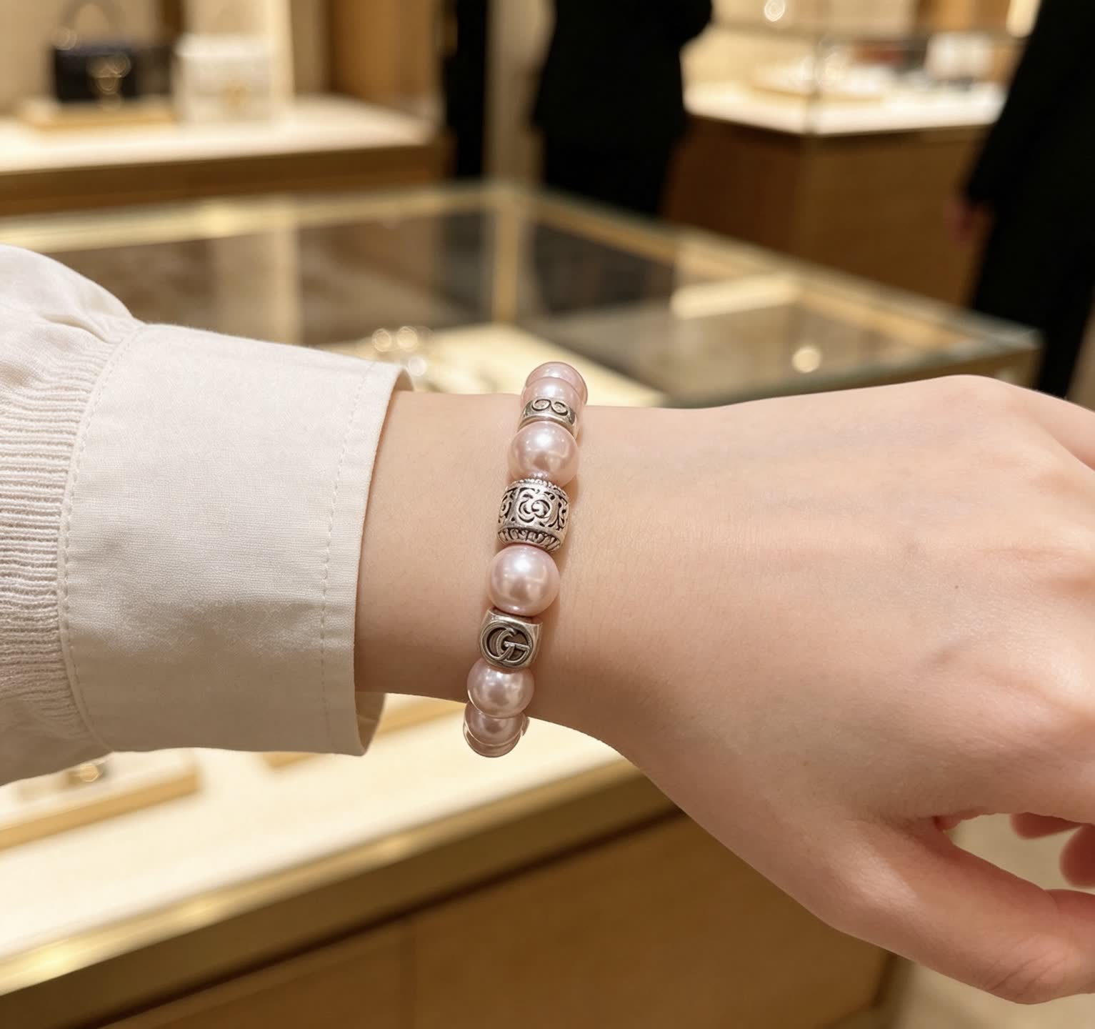 Gucci Pink Pearl Bracelet