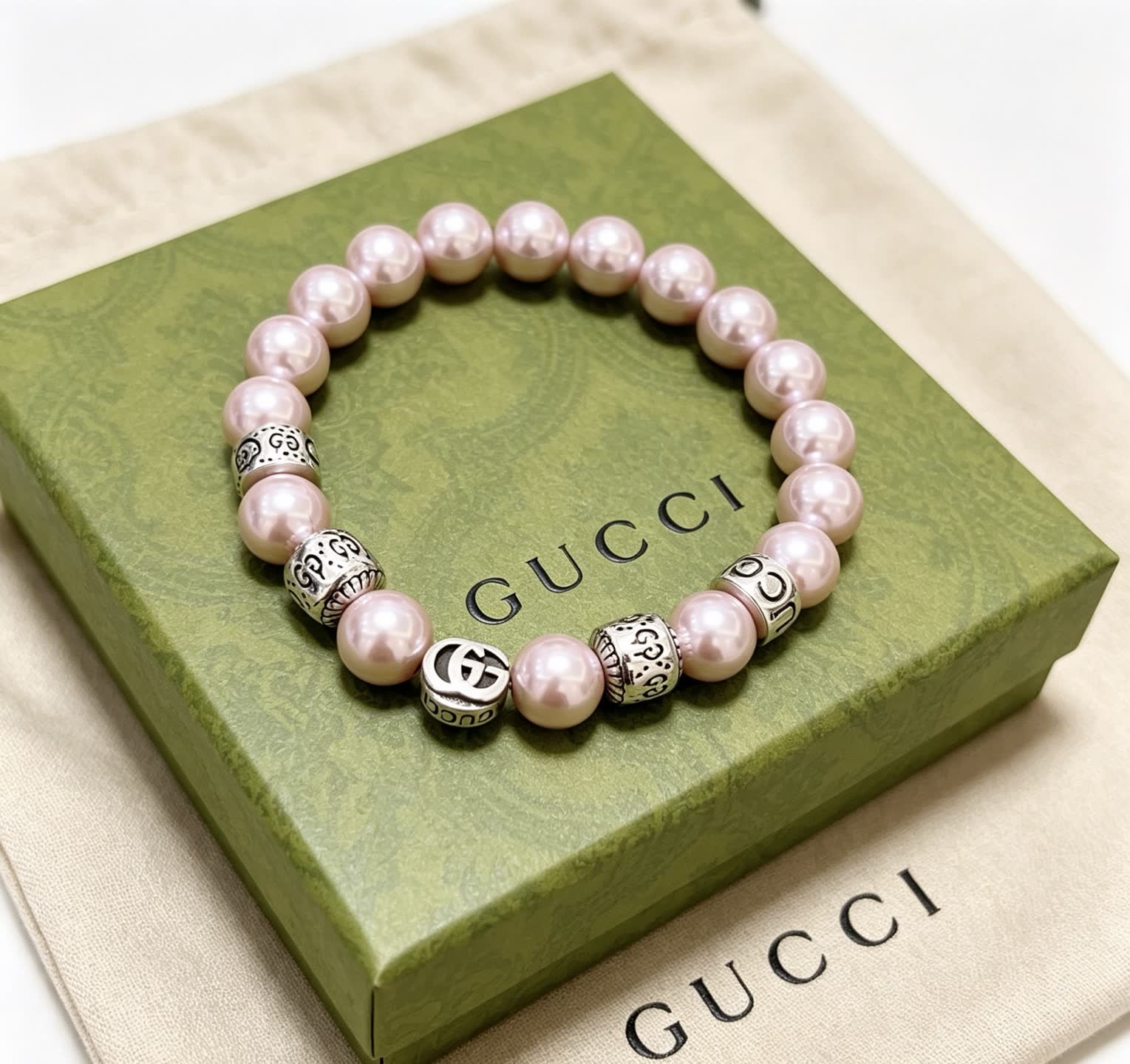 Gucci Pink Pearl Bracelet