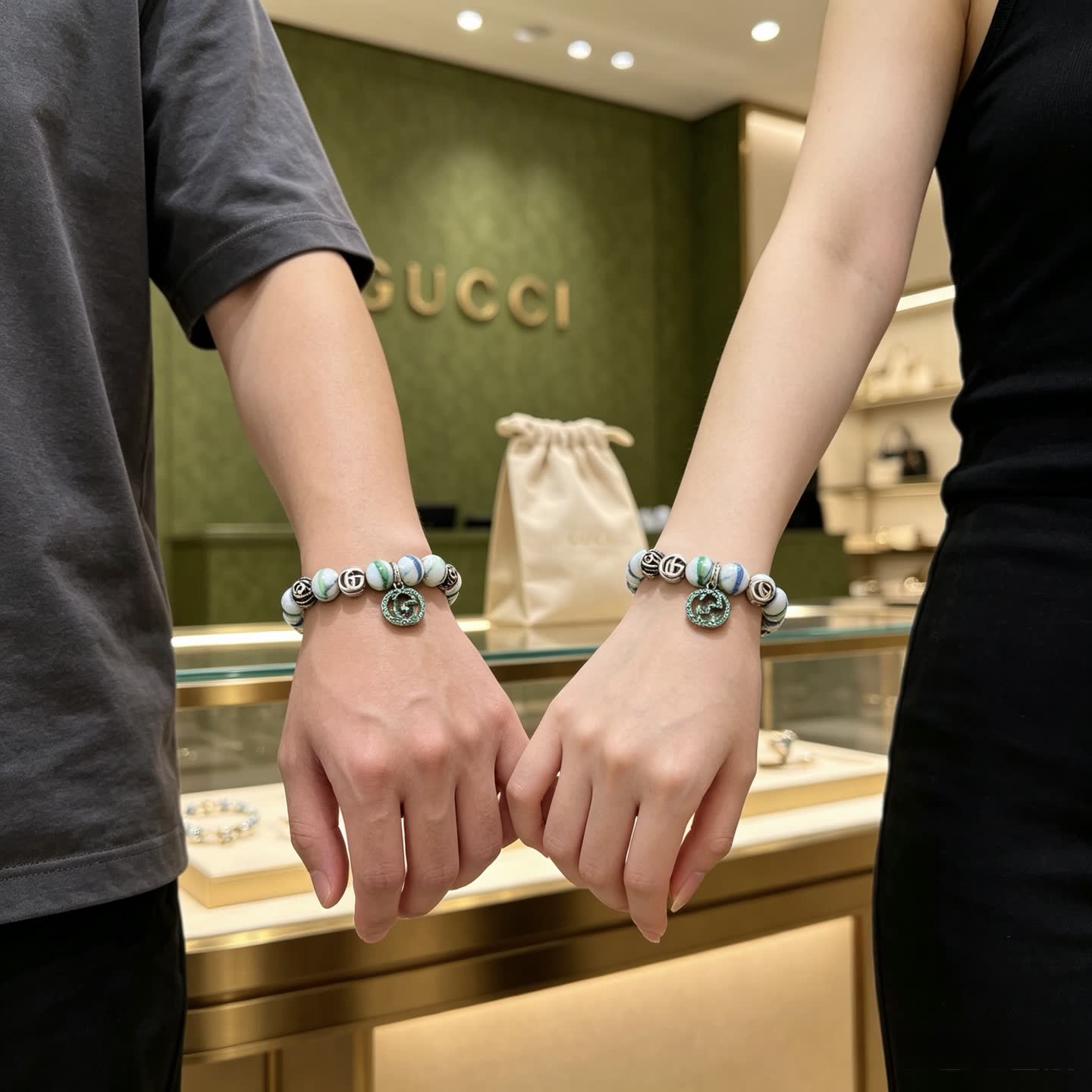 Gucci Marble Bead Bracelet with Interlocking G Charm