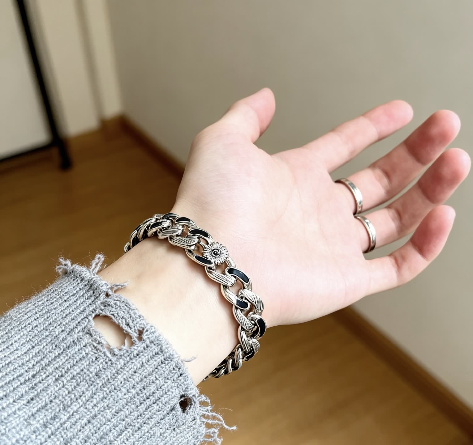 Gucci Silver and Black Enamel Chain Bracelet