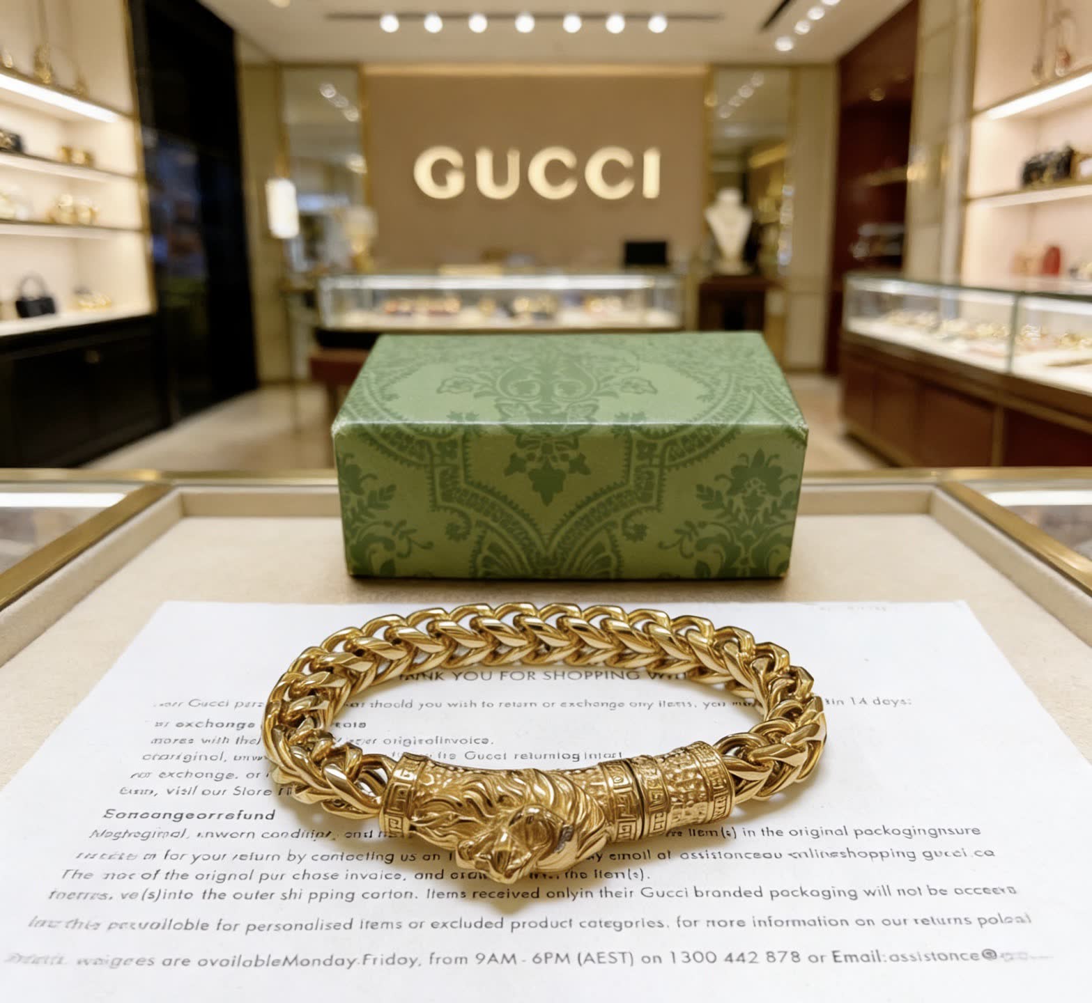 Gucci Gold Chain Bracelet with Lion Clasp