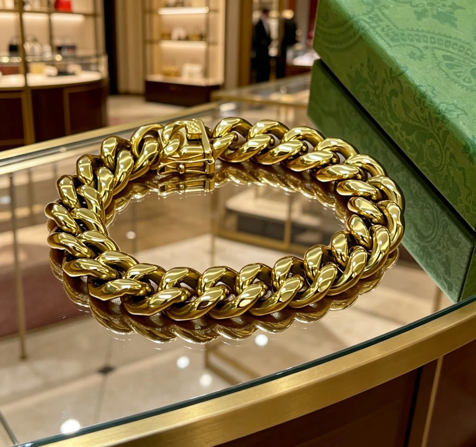 Gucci Gold Chain Bracelet