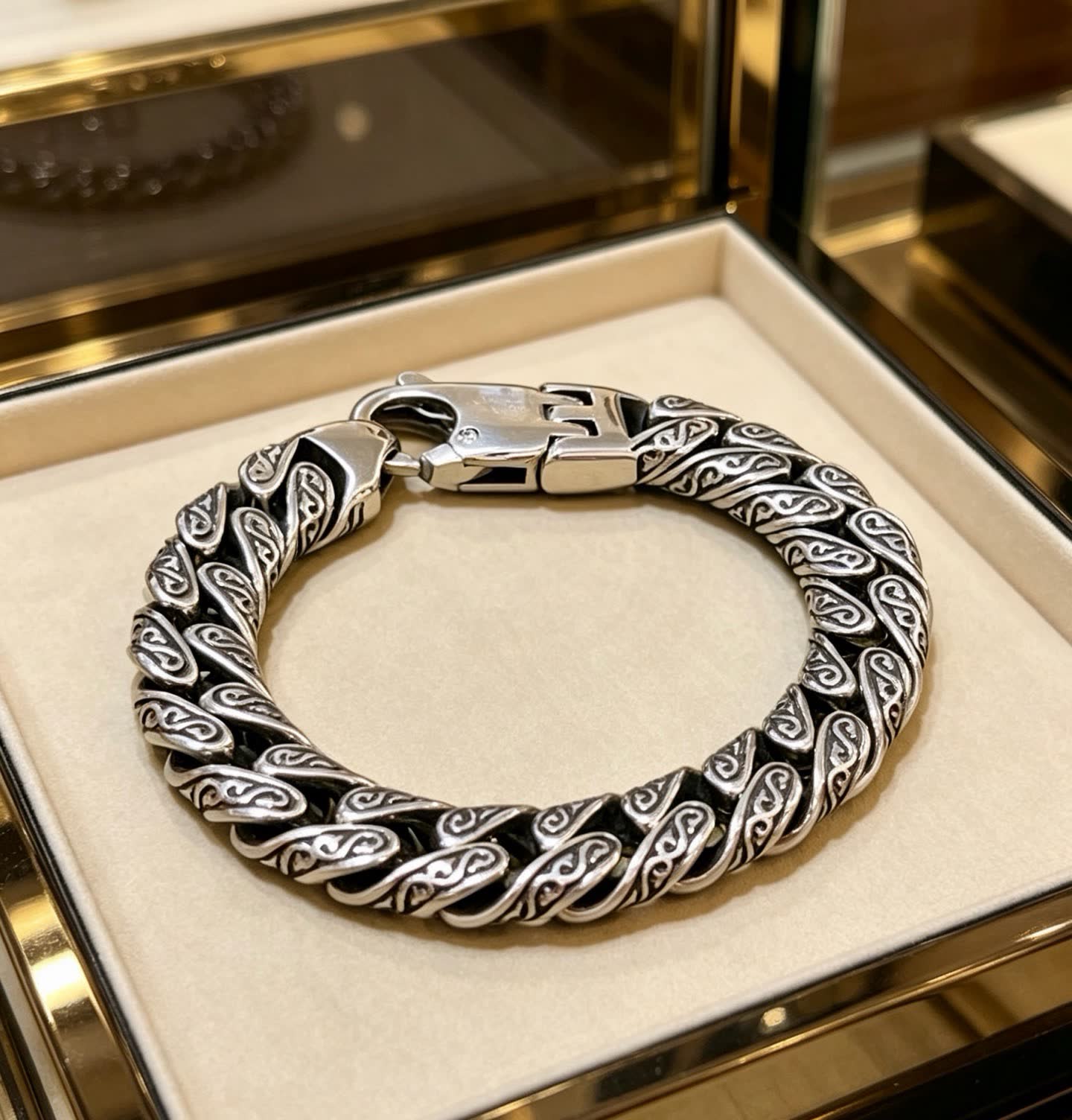 Gucci Silver Filigree Bracelet Gucci Silver Filigree Bracelet